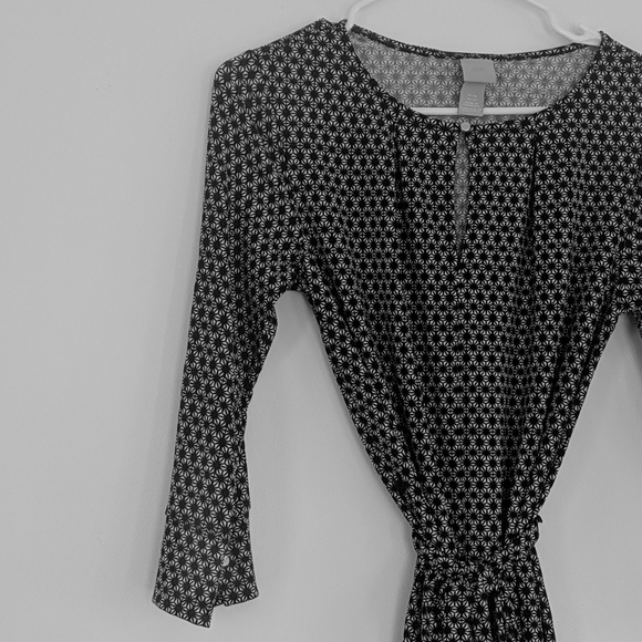 H&M Dresses & Skirts - H&M black flower print dress